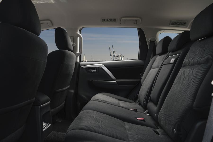 Интерьер Mitsubishi Pajero Sport 2020 года  (AU) (фото 31 из 38)